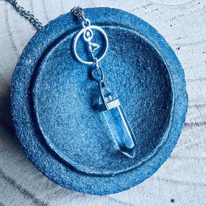 CLEAR CRYSTAL NECKLACE