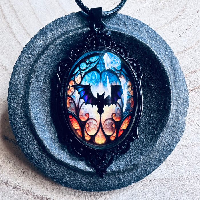 NOCTURNAL BAT PENDANT NECKLASS