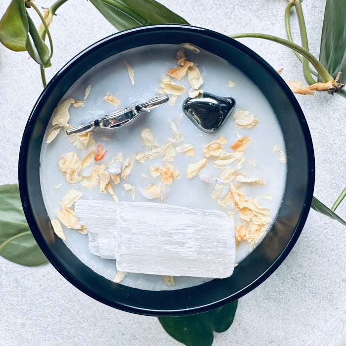 LUNAR WITCH CANDLE - WHITE LAVENDER