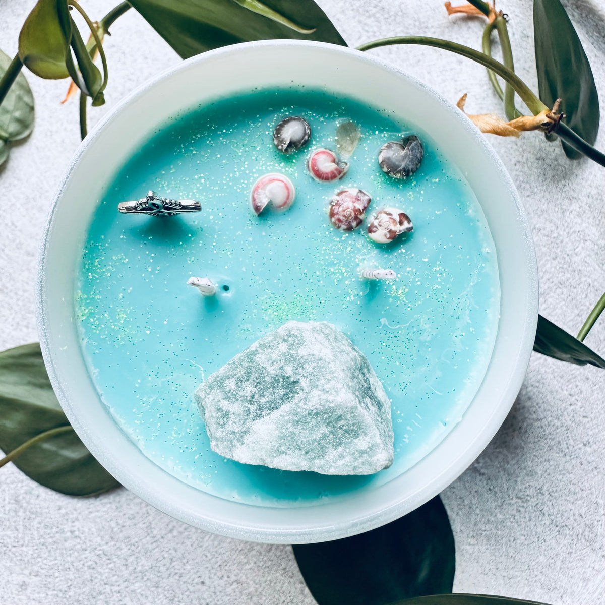 SEA WITCH CANDLE - SEAWEED AND JUNIPER — Witchy Secrets